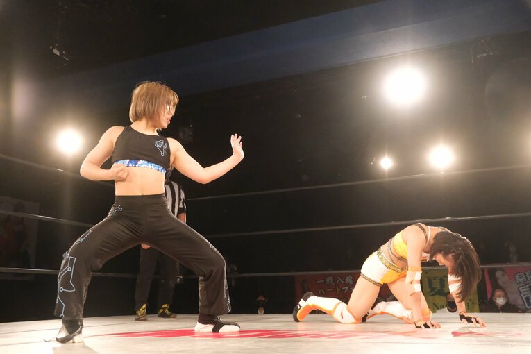 サイコロで勝敗が決まる？ 人気団体が “脱プロレス”で見せる女優たちのチャレンジとは…エース青野未来「エンタメだけど闘いがある」(34)