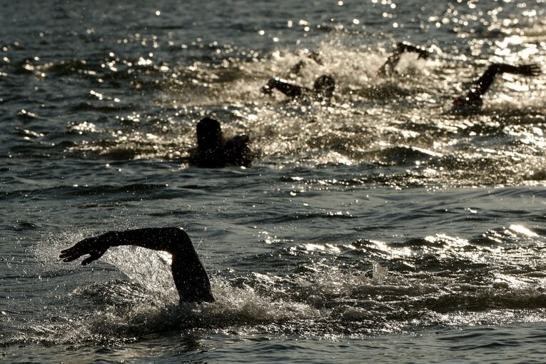セーヌ川の水質が懸念されるなか、全力を尽くす選手たち　©Getty Images
