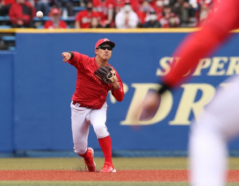 不動のショートを期待されながら、小園の今季の出場は全試合数の3割程度にとどまる　©JIJI PRSS　