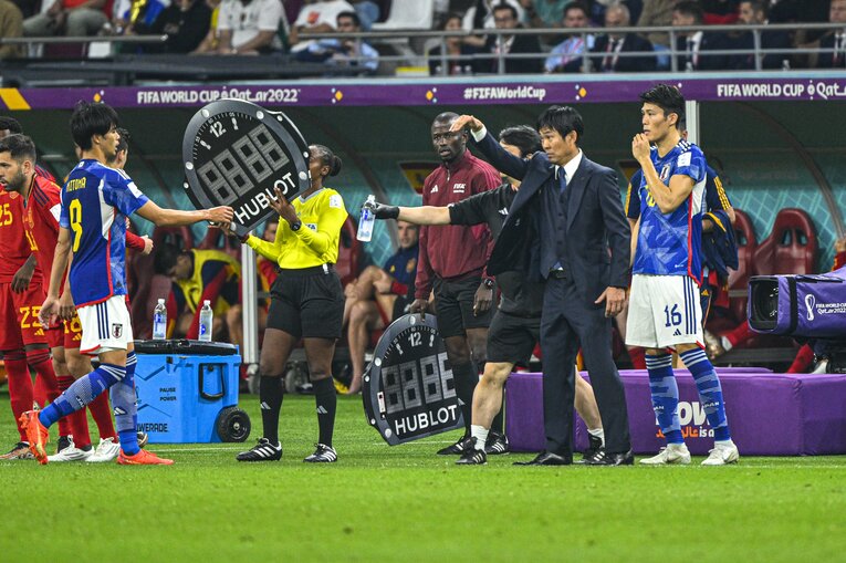 トルシエに「呪術」と言わせるほど、采配が的中した格好の森保監督　©Takuya Sugiyama/JMPA