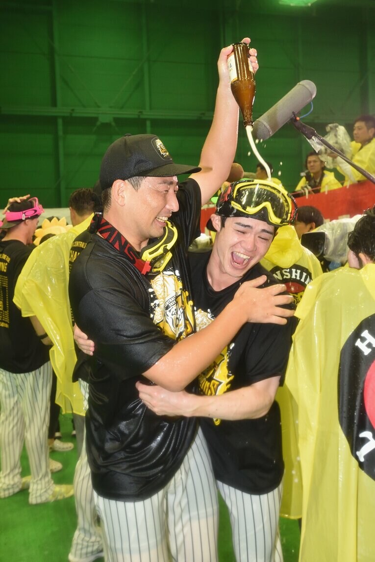 【ビールかけ…貴重カット多数】©Hideki Sugiyama