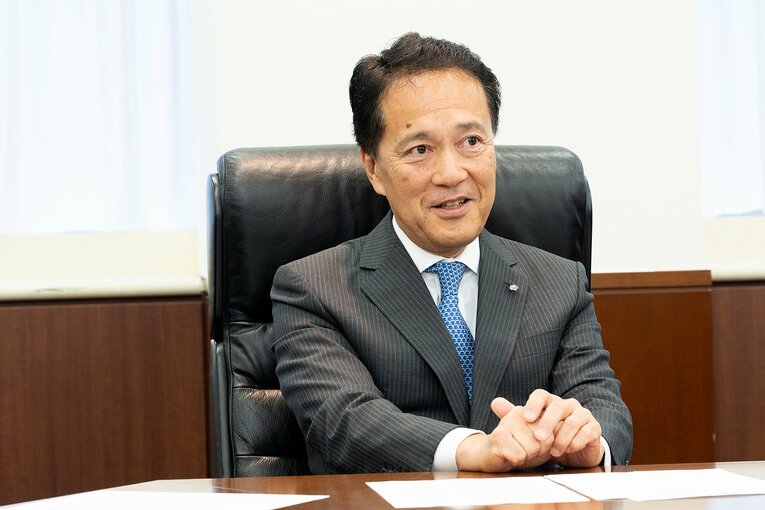 奥田健太郎　Kentaro Okuda　1963年生、埼玉県出身。1987年慶應義塾大学経済学部を卒業後、野村證券入社。1992年米ペンシルベニア大大学院ウォートン校修了、経営学修士（MBA）。2017年ノムラ・ホールディング・アメリカ社長兼CEO。2018年野村ホールディングス共同COO、2019年副社長、2020年4月から現職。学生時代に自身もプレーした経験を持つなどサッカー好きで知られる　©Shiro Miyake