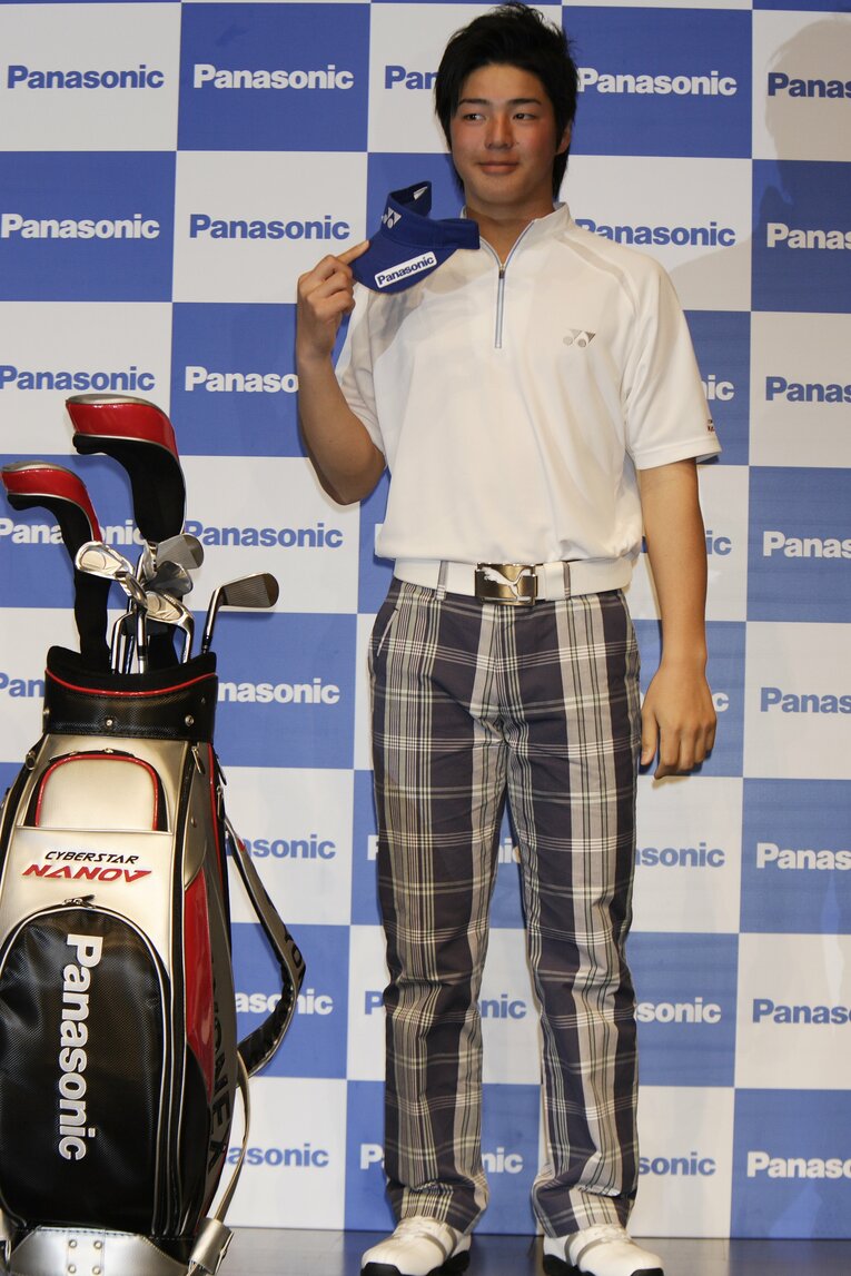 契約会見（2008年）©︎BUNGEI SHUNJU