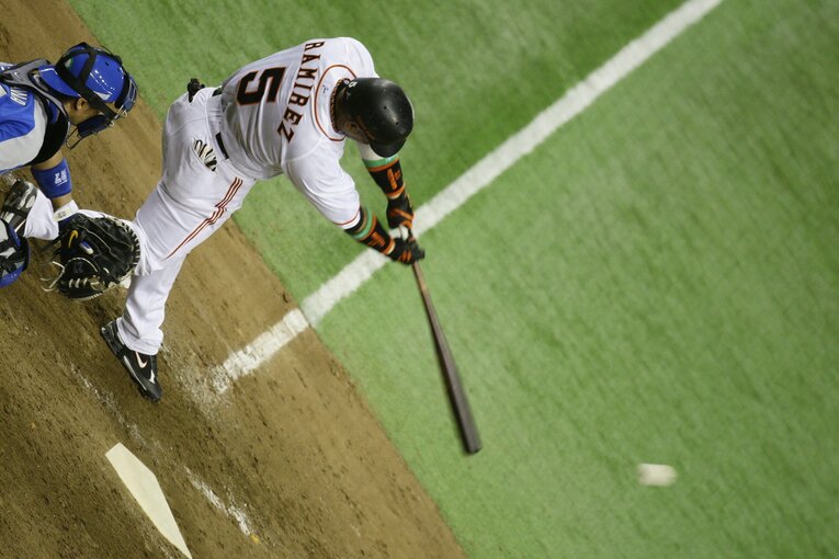 1位　ラミレス　©BUNGEISHUNJU