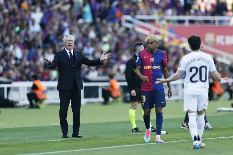 「なんで止めないんだ？」と言われてみても……ヤマルを一人で止めるのは不可能に近い　©Daisuke Nakashima