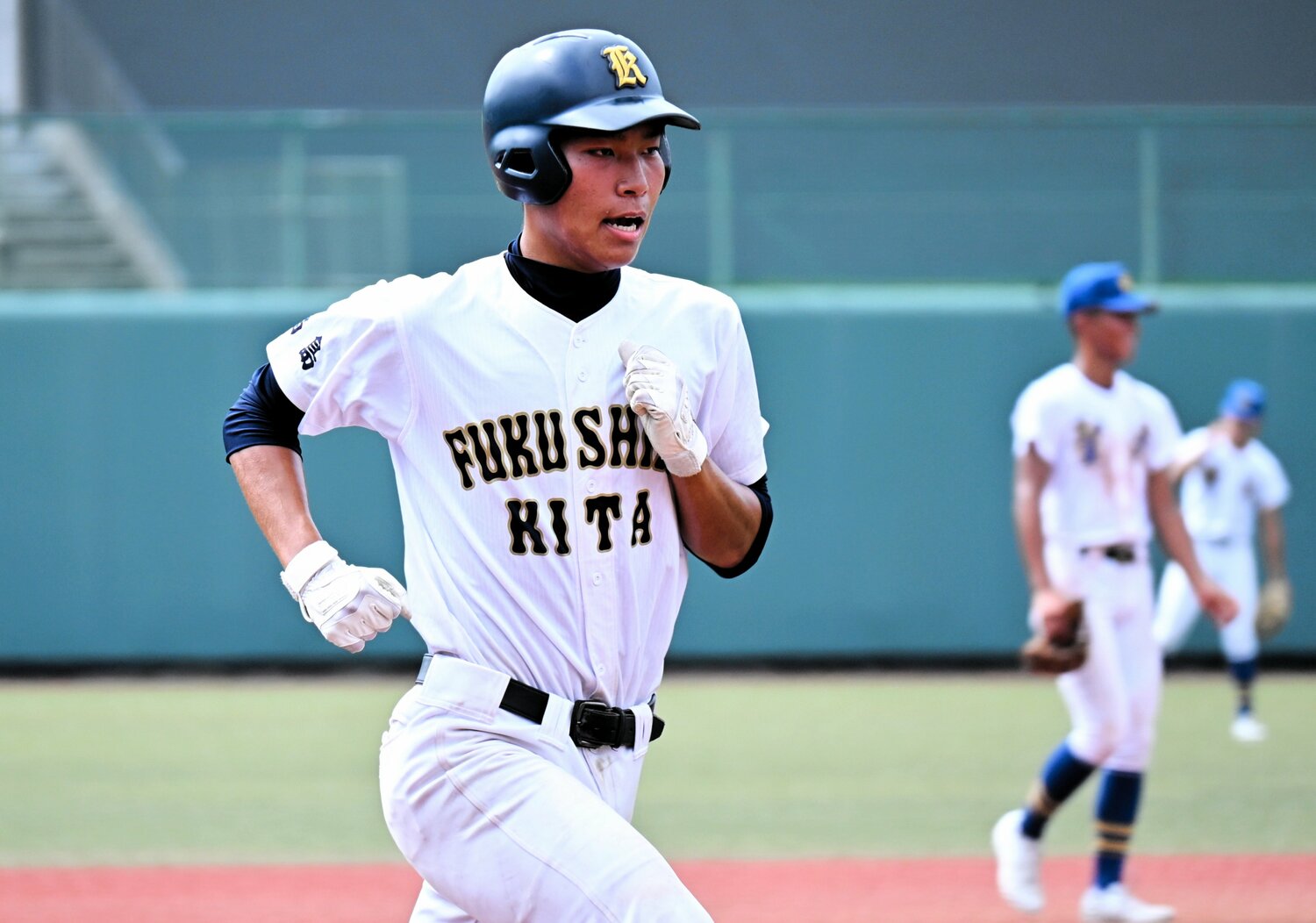 王者相手に先制した福島北・伊達の連合チーム　©Asahi Shimbun