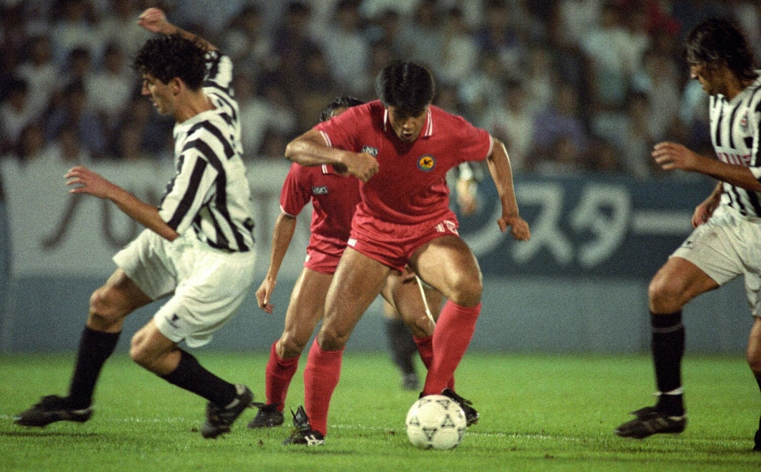 オランダから帰国後の活躍が認められ、日本代表にも選出（写真は1991年7月の親善試合、対パルチザン・ベオグラード戦/大宮サッカー場）©︎NIKKAN SPORTS