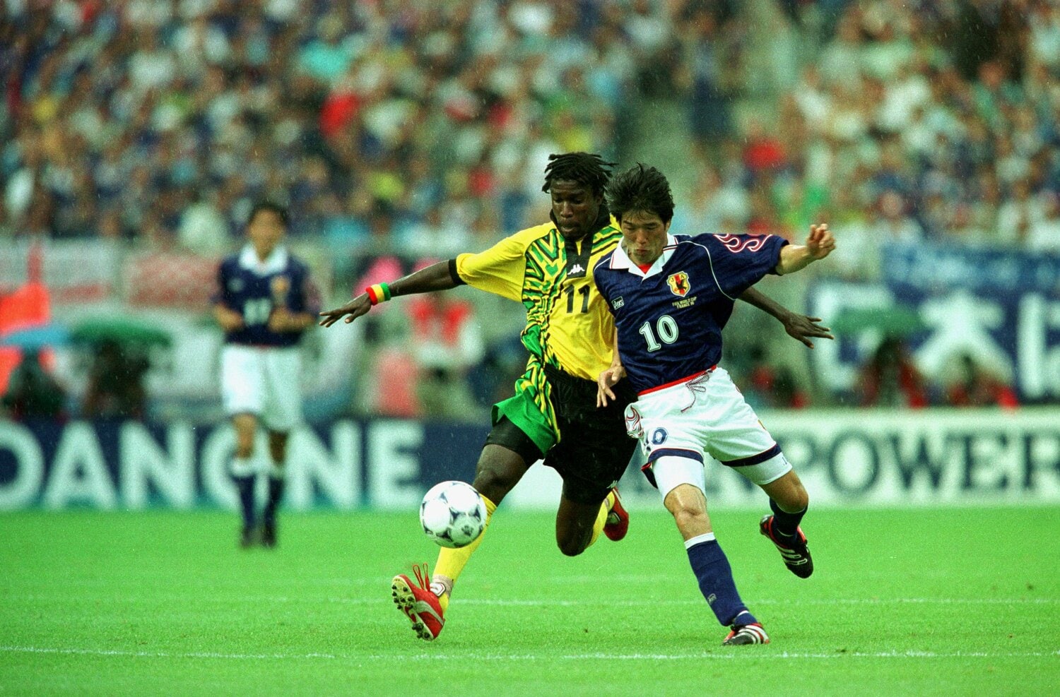 清水商業で1学年先輩だった名波浩はフランスW杯で10番を背負った　©Naoya Sanuki/JMPA