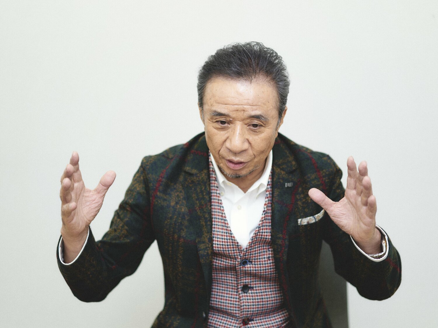 2017年の最終決戦は甲乙つけがたい出来だったが、渡辺のほか春風亭小朝、中川家礼二、博多大吉がとろサーモンに投票。上沼恵美子、松本人志、オール巨人が投票した和牛は1票差で敗れた　©Yuki Suenaga