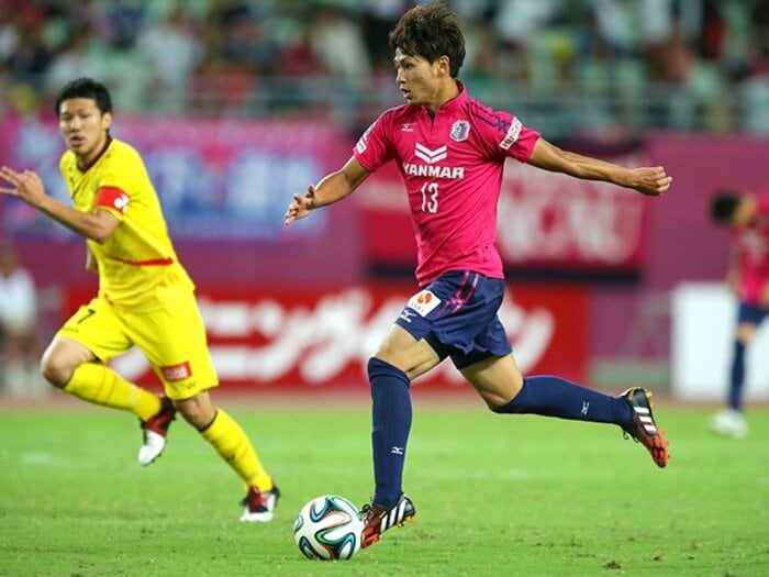 中田、小野、本田が通った道を！U-20W杯出場は南野拓実に託された。＜Number Web＞ photograph by J.LEAGUE.PHOTOS