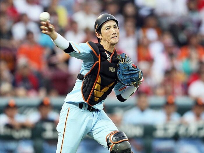 巨人・小林誠司のリードが変わった!頭で描く配球から、投手本位へ。<Number Web> photograph by NIKKAN SPORTS