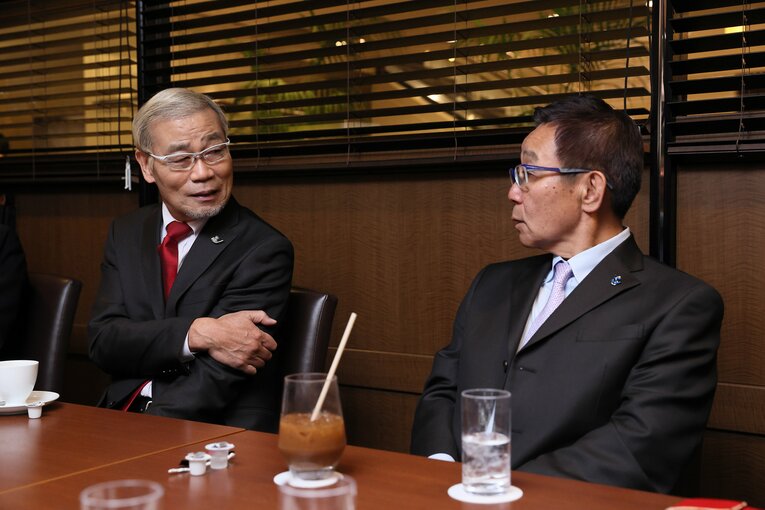 1975年結成・47年目のオール阪神・巨人。ともに岡八朗に弟子入りしたことで出会う、巨人さん（左）が5年年上　©Shigeki Yamamoto　