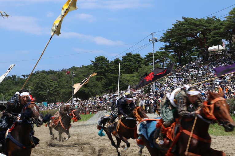 甲冑競馬の様子