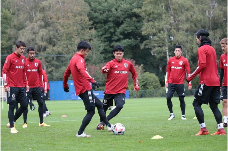 久保建英もまずまず…森保J、カメルーン戦が物足りなくも「価値があった」理由と3バックの意味(14) ／ photograph by JFA