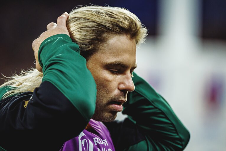 ベンチでも存在感を放つファフ・デクラーク。短い時間でも流れを変えられるSHだ　©︎Kiichi Matsumoto