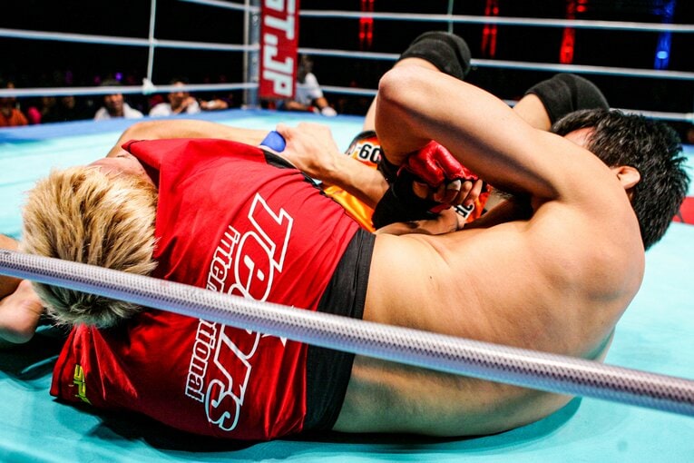 2005年11月、ZSTで奥出雅之と対戦　©Susumu Nagao