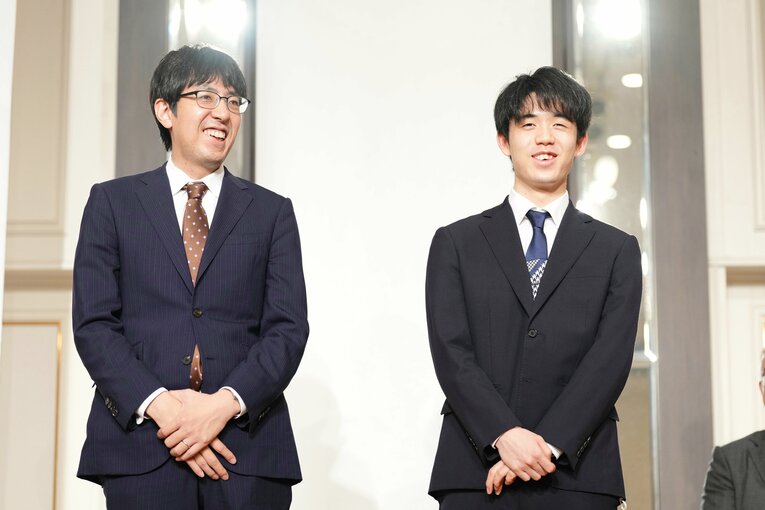 22年竜王戦での広瀬と藤井（代表撮影）©JIJI PRESS