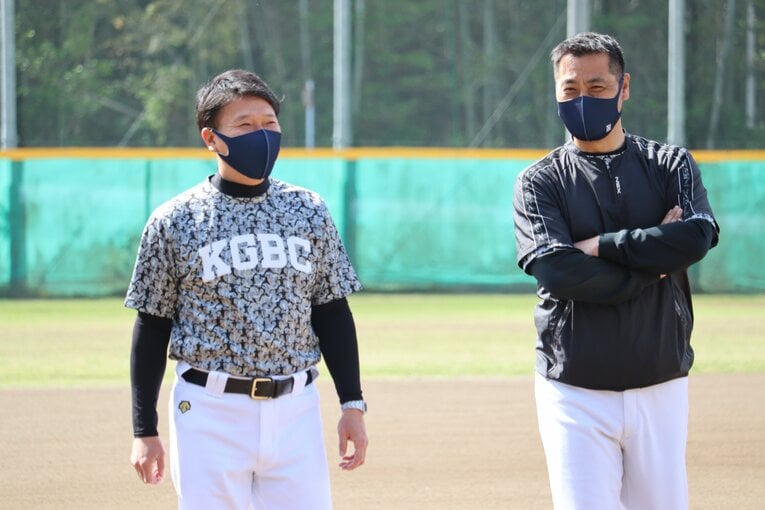 九州学院の後藤浩二コーチと平井誠也監督　©Yuki Kashimoto