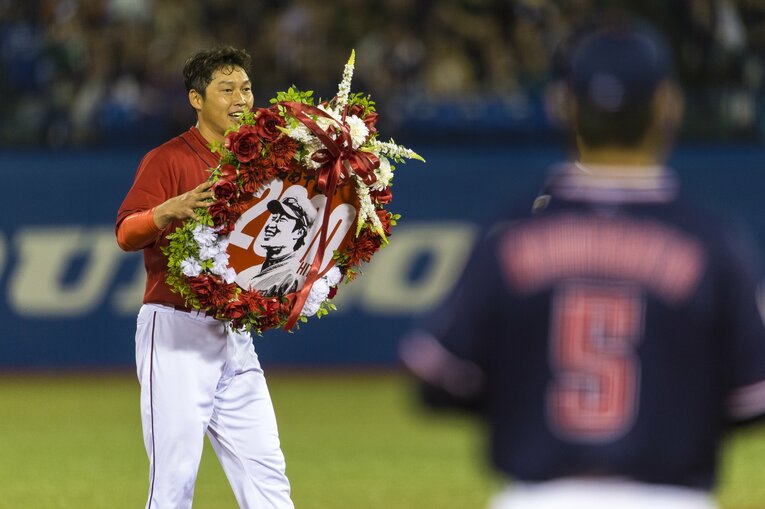 どんな瞬間も「絵になる男」広島カープ・新井貴浩監督の現役時代　©︎Takuya Sugiyama