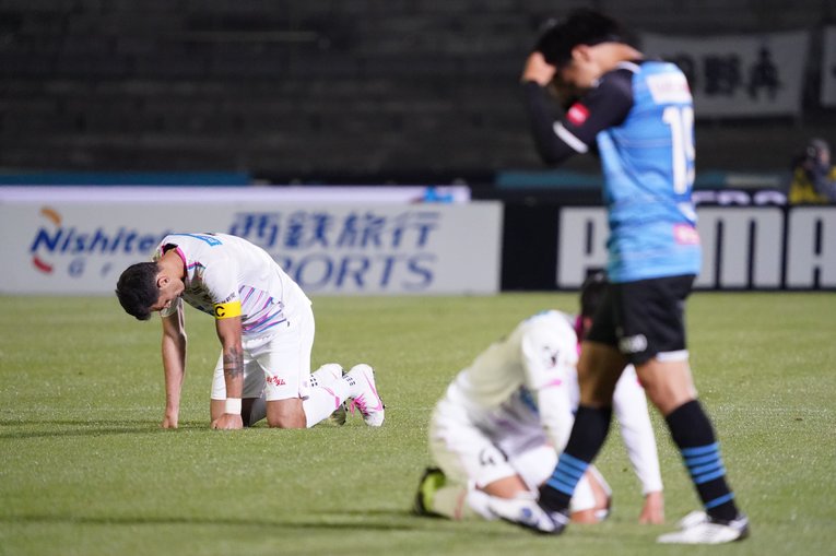 試合終了後、鳥栖の選手は本当に悔しがっていた©Getty Images
