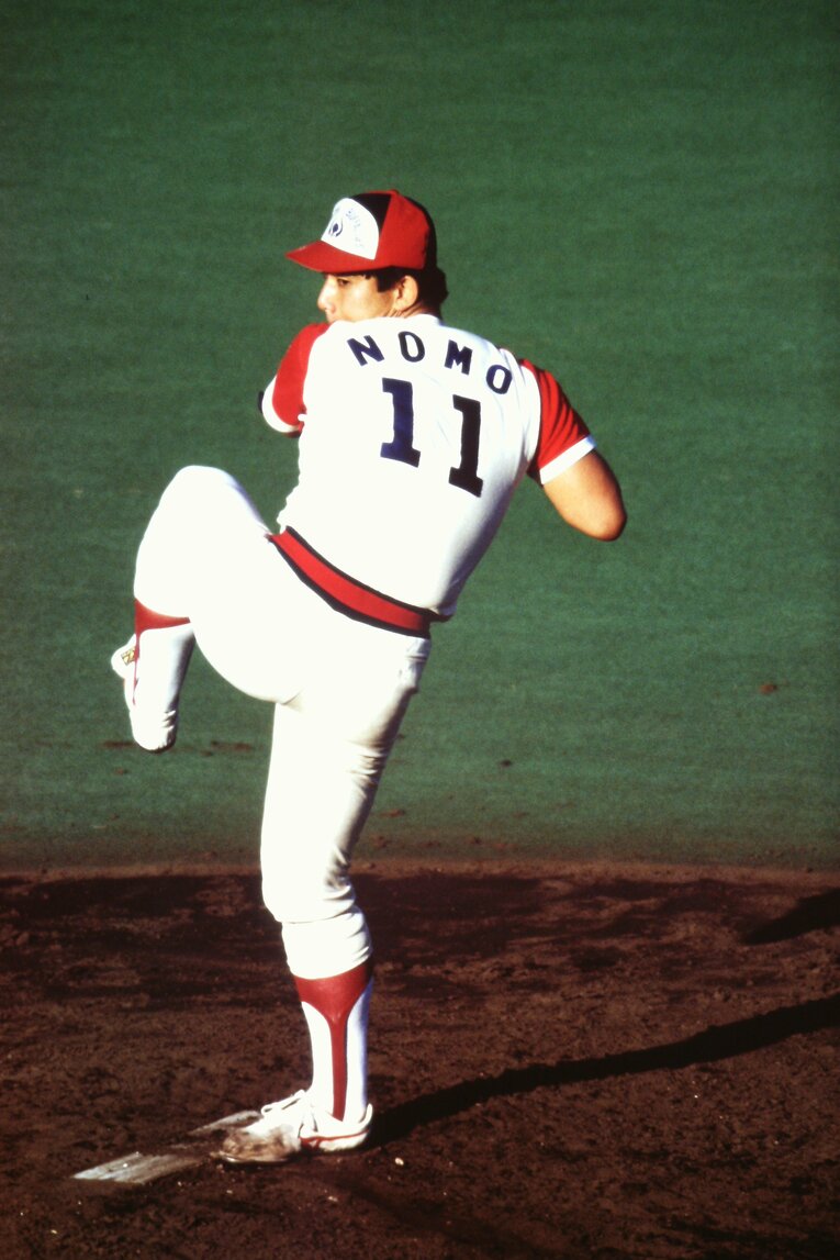 野茂はルーキーイヤーの1990年にも日米野球のマウンドにあがった　©BUNGEISHUNJU