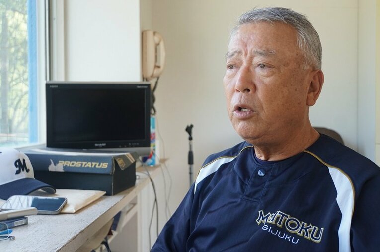 監督生活34年、明徳義塾を率いる馬淵史郎（67歳） ／ photograph by Kei Nakamura