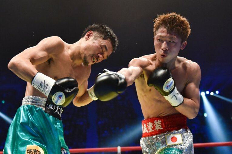 2016年12月30日、王者・井上尚弥と挑戦者・河野公平によるWBO世界スーパーフライ級タイトルマッチ。中村勝彦は同試合のジャッジを担当した ／ photograph by Hiroaki Yamaguchi