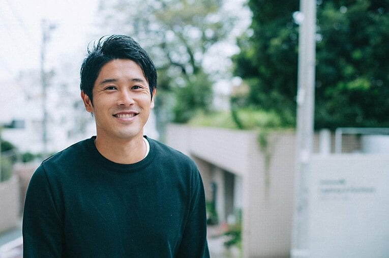 8月に現役を引退した内田篤人。リラックスした表情でインタビューに応えてくれた ／ photograph by Asami Enomoto