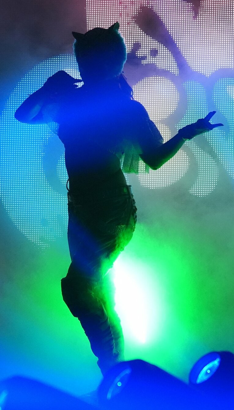 シルエットで登場したスターライト・キッド　©Essei Hara