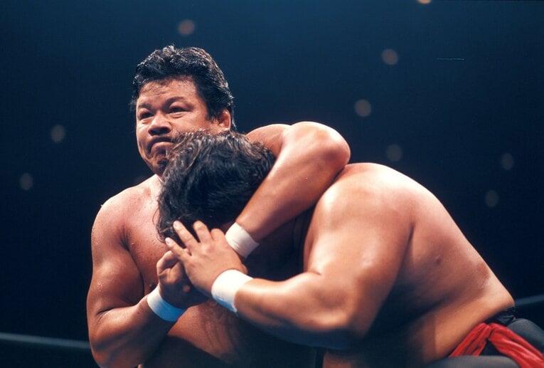 1994年4月、橋本真也を攻める藤波