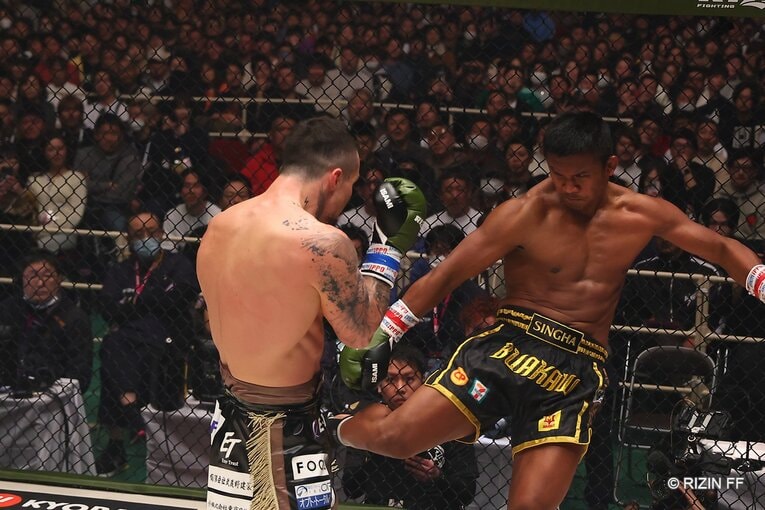ブアカーオ・バンチャメークvs.木村“フィリップ”ミノル　©RIZIN FF
