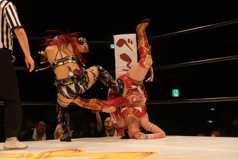 「日本スタイルも出し切った」イヨ・スカイが“WWEでは使えない大技”を…林下詩美が女子プロレス新団体で叶えた夢「今日は紫雷イオが見れた」(15)