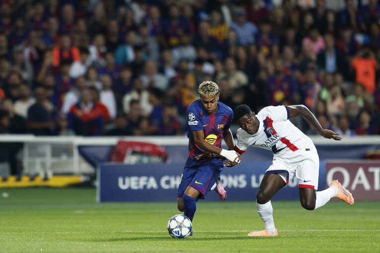 「ドウアンを撮りに来たんだろ？」CL大量失点に少しイラ立った後のブラジル撃破「僕がWBにいたままで」万能の日本代表MF堂安律は欧州でも評判(11)