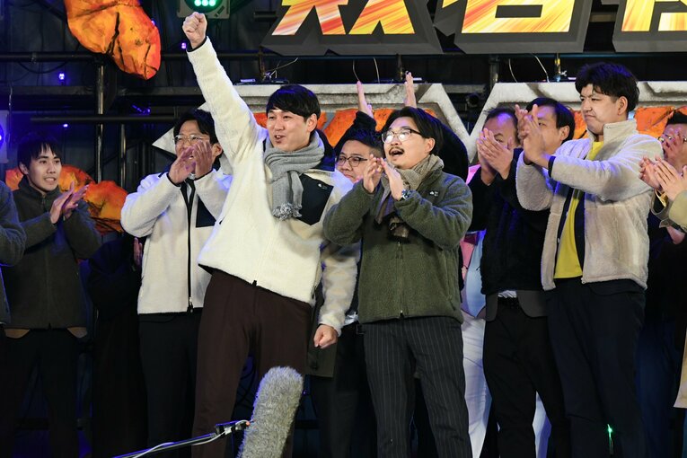 敗者復活戦で勝ち上がったオズワルド　©M-1グランプリ事務局