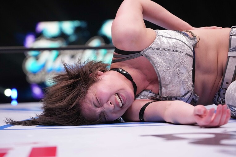 安納サオリvs.壮麗亜美　©Essei Hara