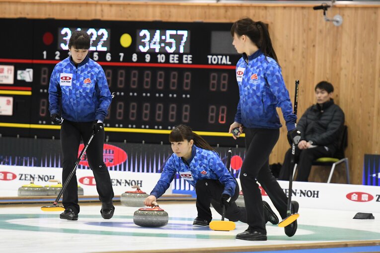 中部電力の中心選手として活躍してきた松村。カーリング選手の両親はミックスダブルスを組み、きょうだいもカーリング選手というカーリング一家で育った　©JCA IDE