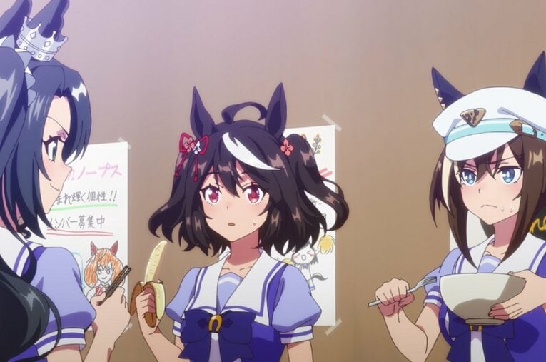 サトノクラウン（左）、シュヴァルグラン（右）と食事をするキタサンブラック   ／ photograph by ©2023 アニメ「ウマ娘 プリティーダービー Season 3」製作委員会