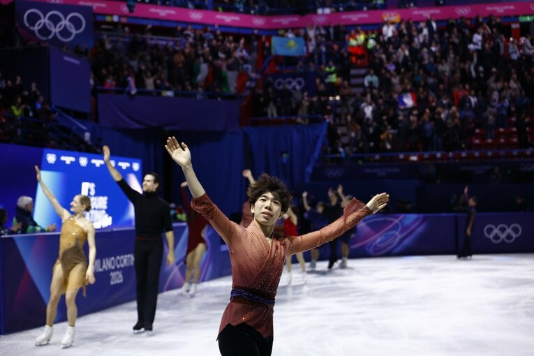 【フィギュア仲良しレア写真】21日のエキシビションの様子（写真は右に続きます）　©Sunao Noto/JMPA