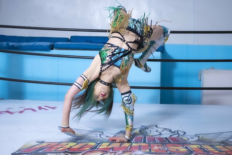 上谷沙弥「アイドルへの未練はなくなった」 元バイトAKBがスターダムで“本物のプロレスラー”になるまで《特別グラビア》(47)