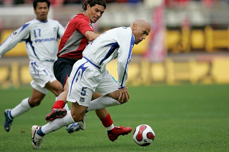 現役時代のシジクレイ。インタビュー前後には愛妻との2ショットに応じてくれた ／ photograph by Tamon Matsuzono