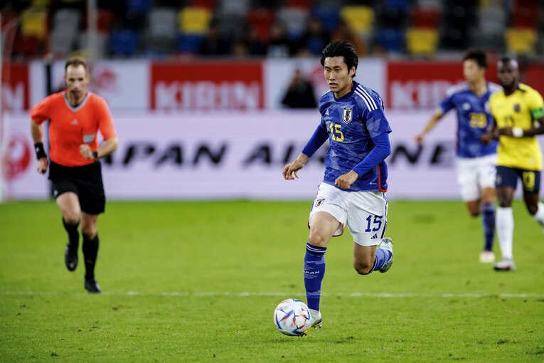 鎌田大地のドリブル　©Kiichi Matsumoto