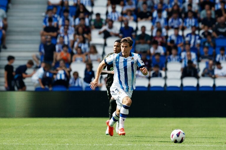 久保建英の“映像では見られない”「開幕ゴールの歓喜→顔を覆ってガッカリ」をカメラマンが撮った「ソシエダが勝ち切るためには久保の…」(6)