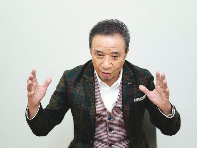 2017年の最終決戦は甲乙つけがたい出来だったが、渡辺のほか春風亭小朝、中川家礼二、博多大吉がとろサーモンに投票。上沼恵美子、松本人志、オール巨人が投票した和牛は1票差で敗れた　©Yuki Suenaga