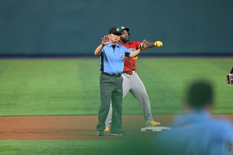 かっこいいプレーを見せたアロザレーナ　　©Naoya Sanuki