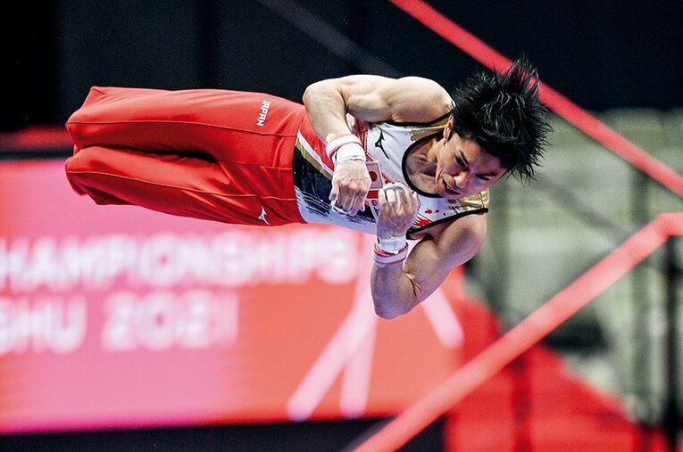 最後の大会となった昨年10月の世界選手権でも離れ技のブレットシュナイダーに挑んだ　©Asami Enomoto