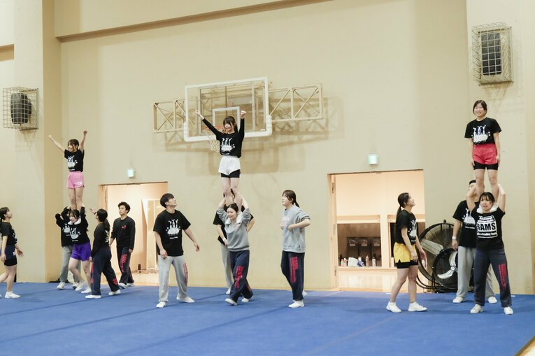 現在の東外大チアリーディング部の練習風景。部員は80人を超えるという　©Wataru Sato