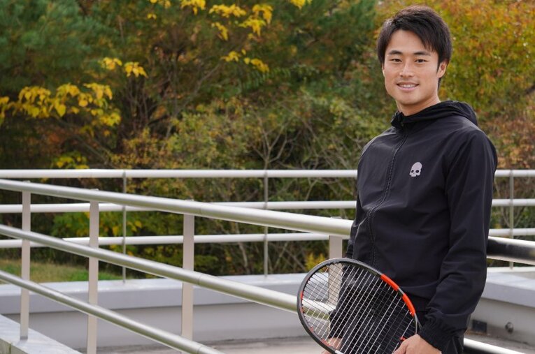 神奈川県出身、早稲田大学を卒業し、現在テニス界に身を投じている今井。本人に今秋、全日本王者となるまでの日々を聞いた ／ photograph by Akemi Hosaka