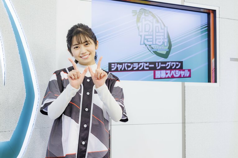 「わんだほー！」ポーズを見せる浅野杏奈　©Kiichi Matsumoto