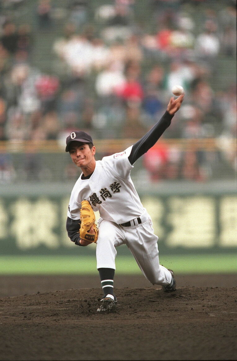 1999年、甲子園に出場した沖縄尚学高時代の比嘉公也　©JIJI PRESS