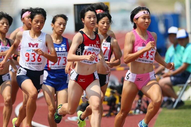 高3のインターハイでは得意の400ｍ＆400ｍハードルに加え、800ｍでも優勝候補だった　©AFLO